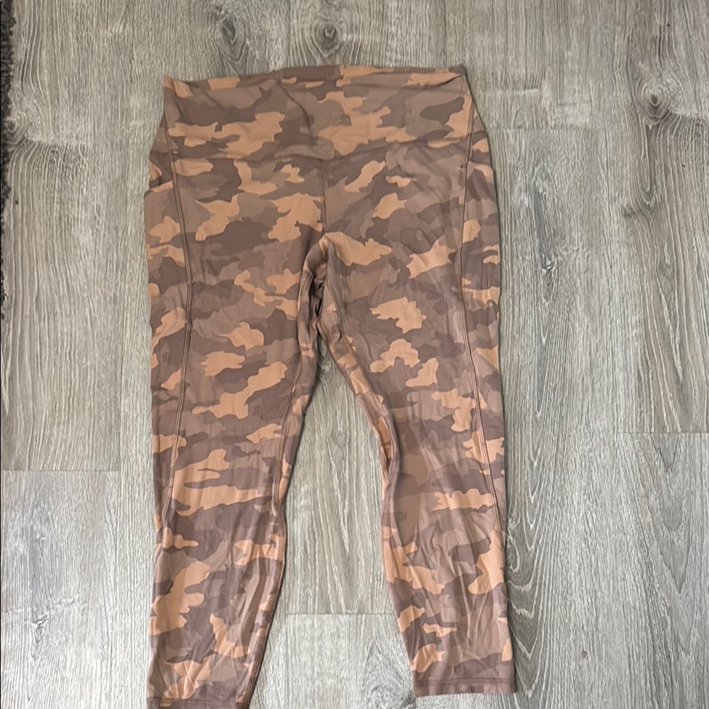 Lululemon Athletica Brown Tan Ankle Cropped Pants